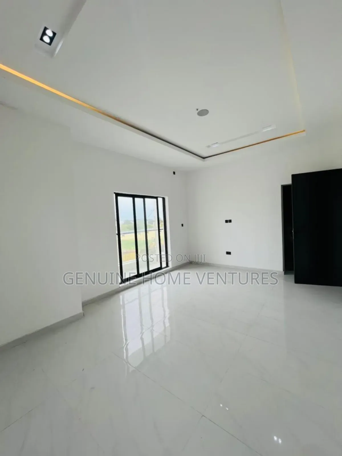 5bdrm Duplex in Ikota for sale in Ikota