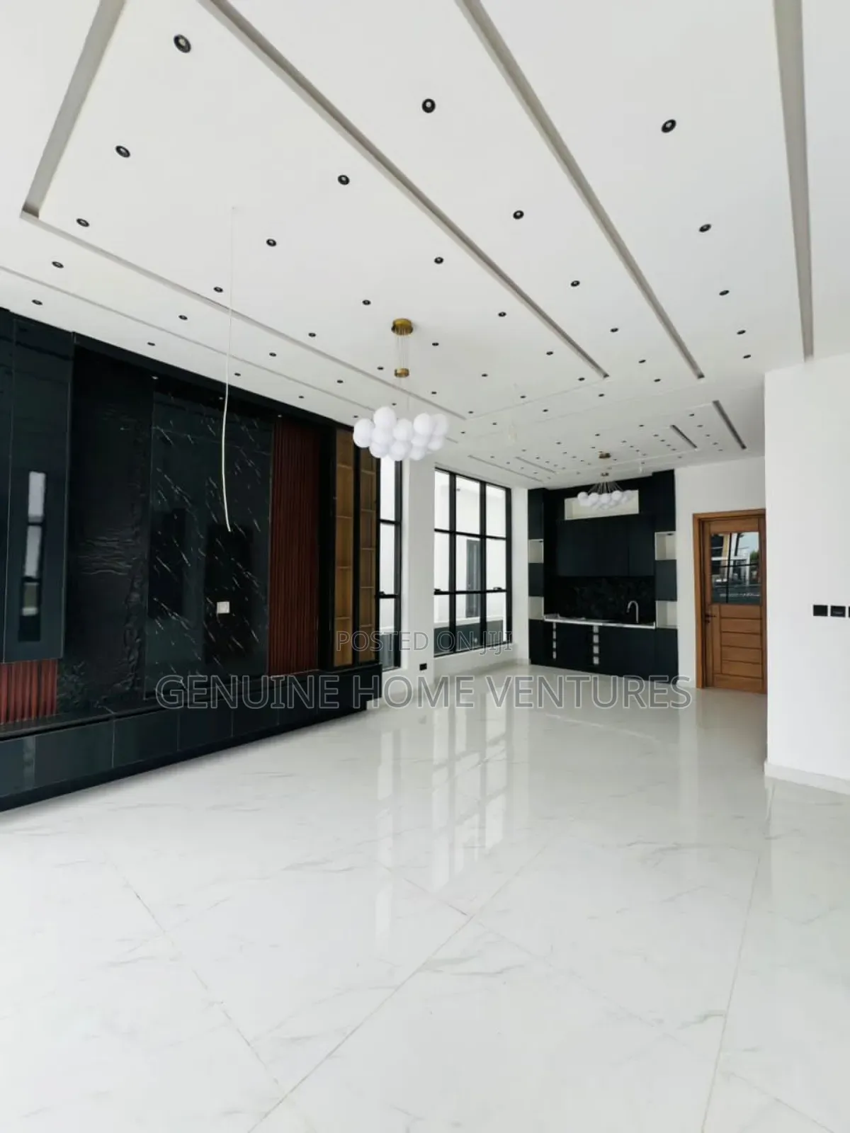 5bdrm Duplex in Ikota for sale in Ikota