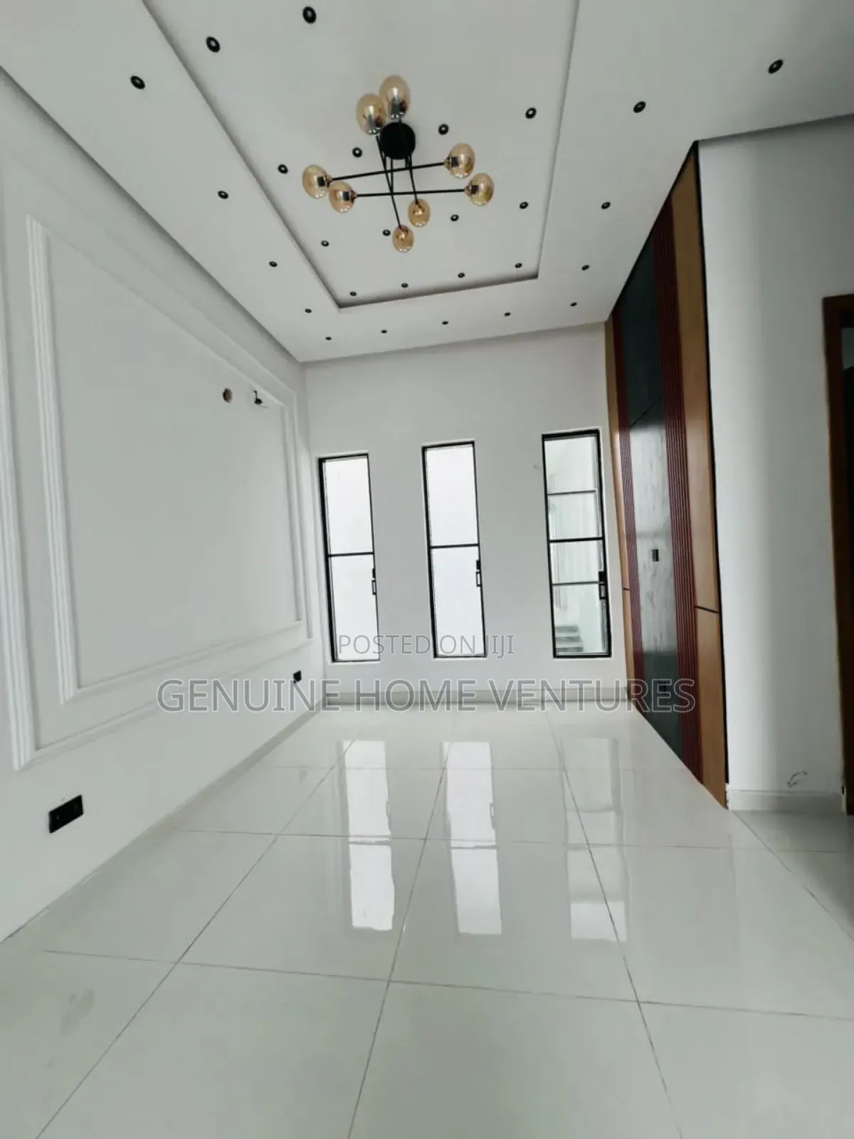 5bdrm Duplex in Ikota for sale in Ikota
