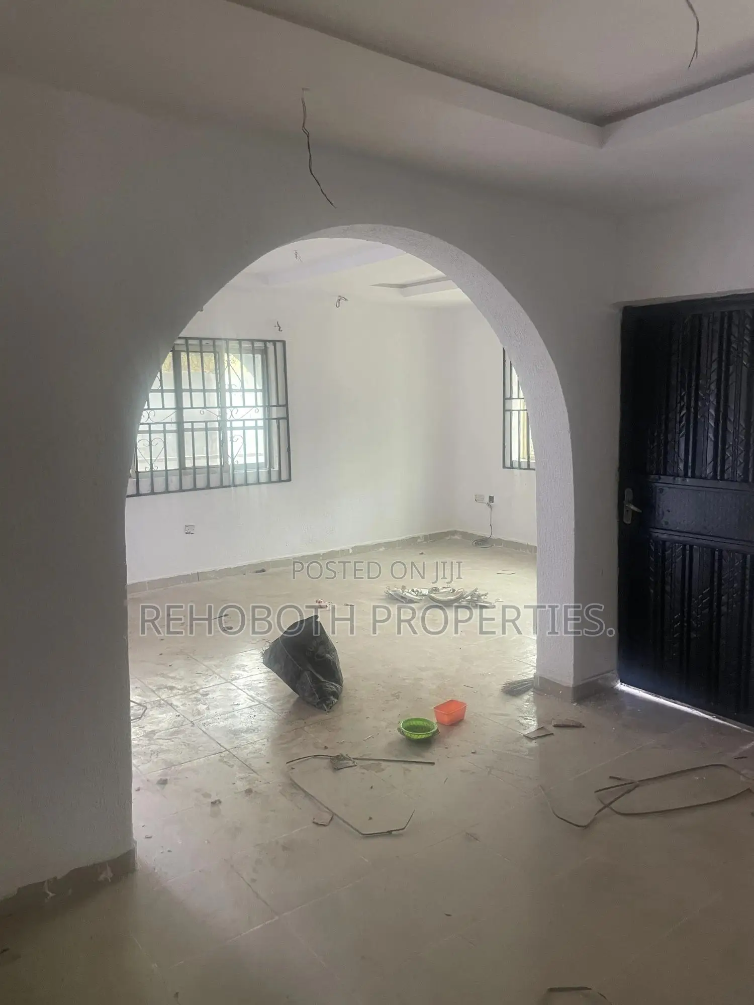 3bdrm Apartment in Back Of White Vill, Akala Express for rent in Akala Express
