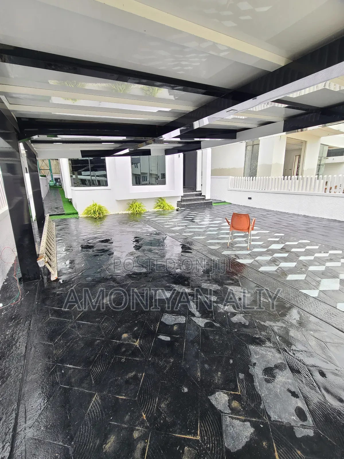 5bdrm Mansion in Megamond Estate, Ikota for sale in Ikota