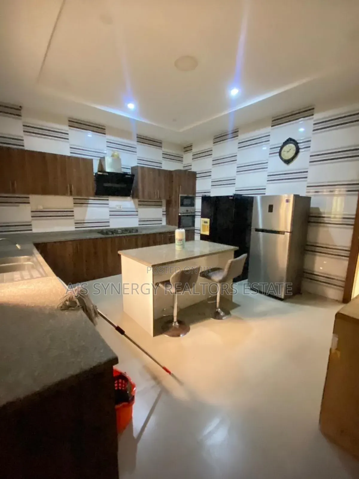Furnished 5bdrm Apartment in Osapa london for rent in Osapa london