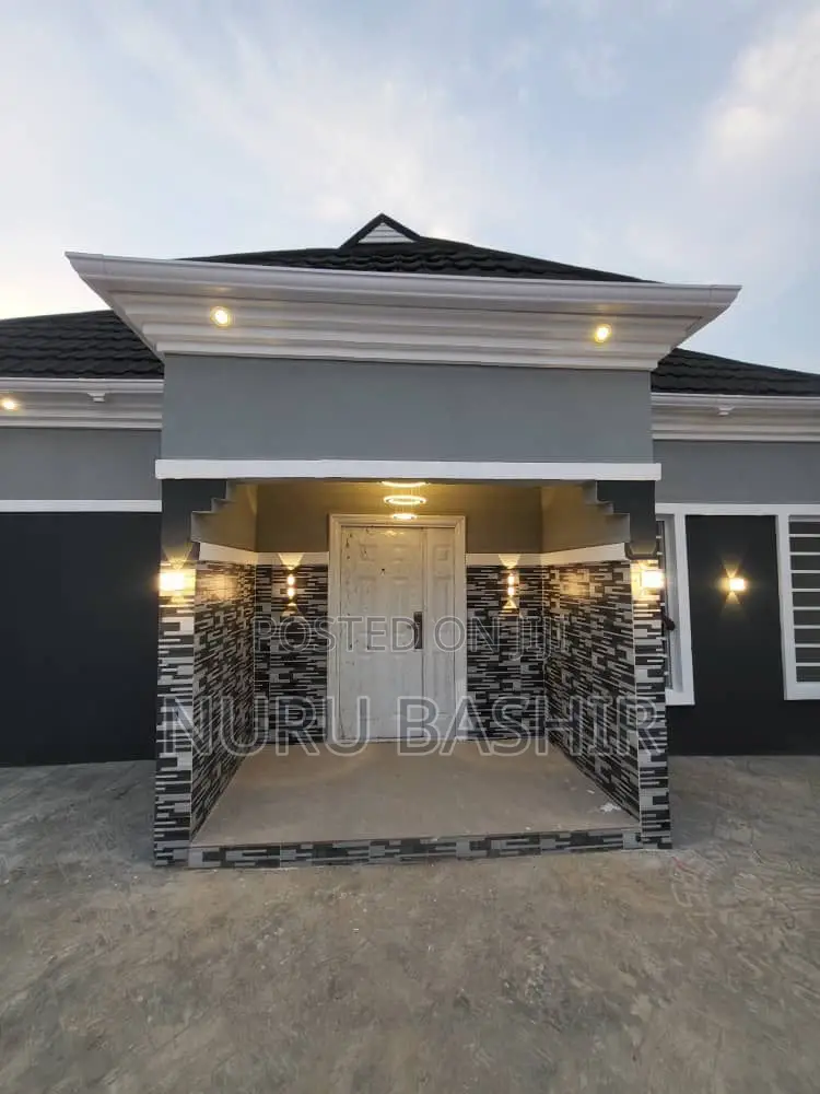 3bdrm Bungalow in Success Estate, Akala Express for sale in Akala Express