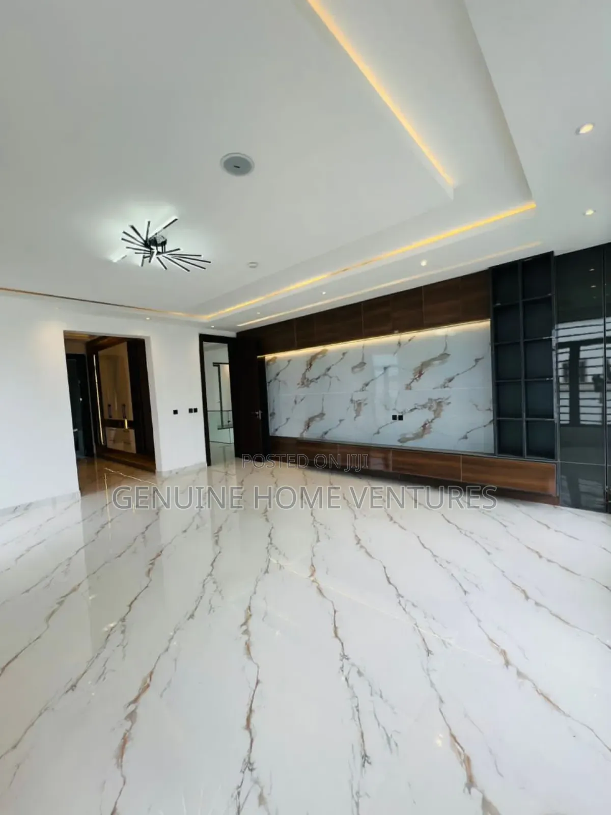 5bdrm Duplex in Ikota for sale in Ikota