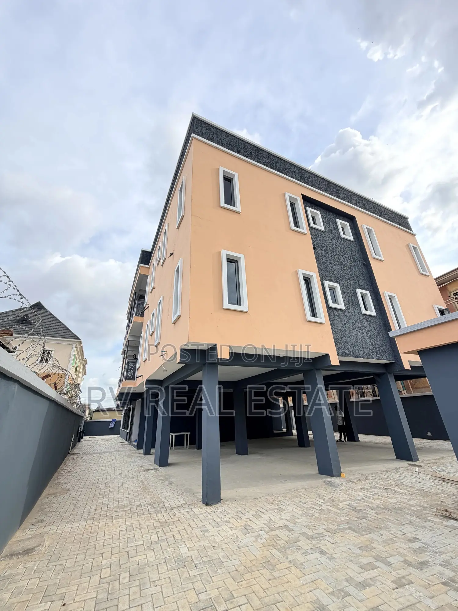 3bdrm Apartment in Gbagada for sale in Gbagada