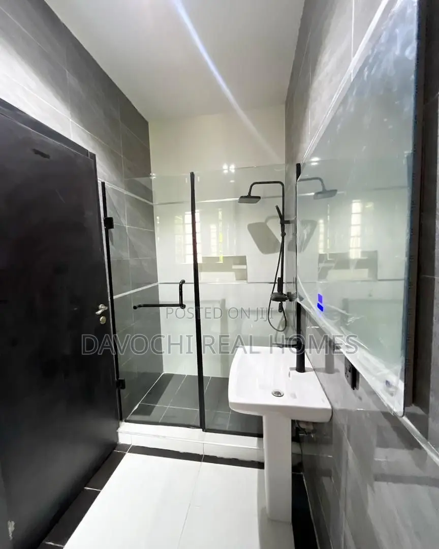 3bdrm Apartment in Lekki Phase 1 for rent in Lekki Phase 1