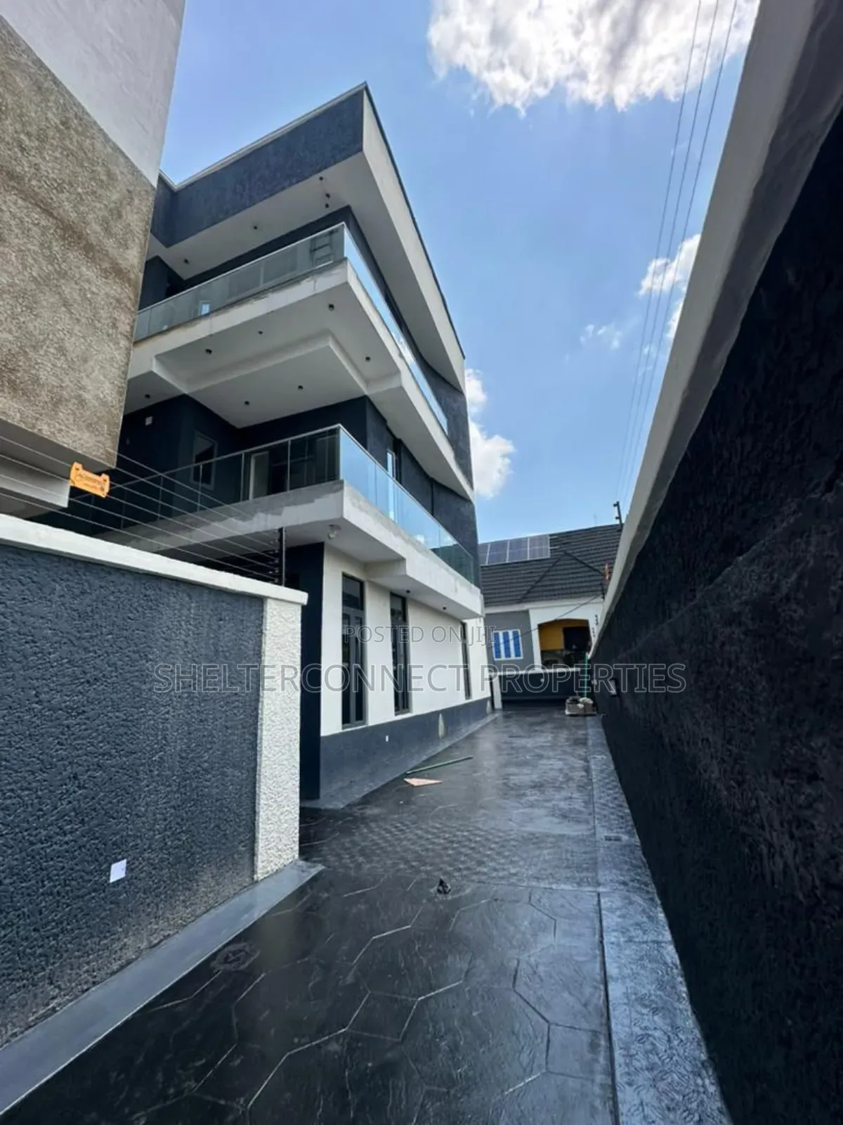 4bdrm Duplex in Omole Phase 1 for sale in Omole Phase 1