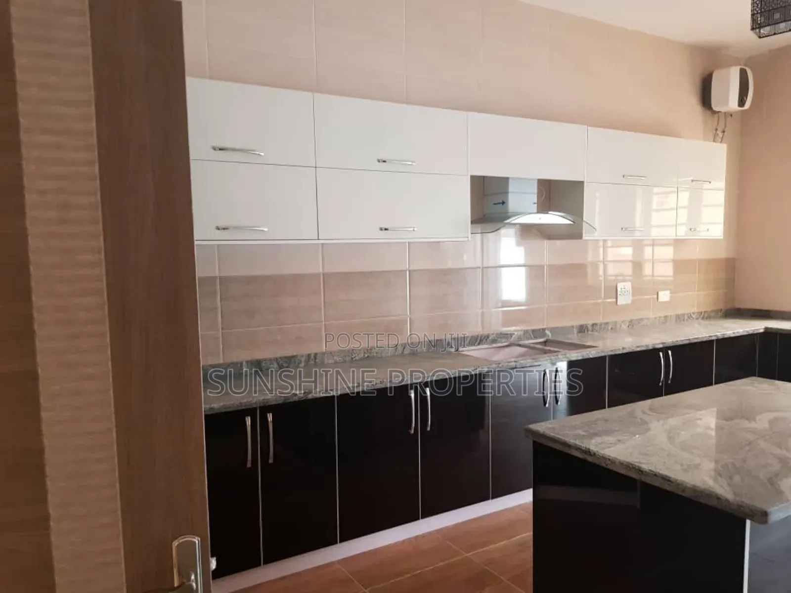 4bdrm Duplex in Lekki Expressway for sale in Lekki Expressway