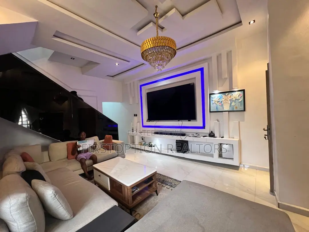 4bdrm Duplex in Sangotedo for sale in Sangotedo