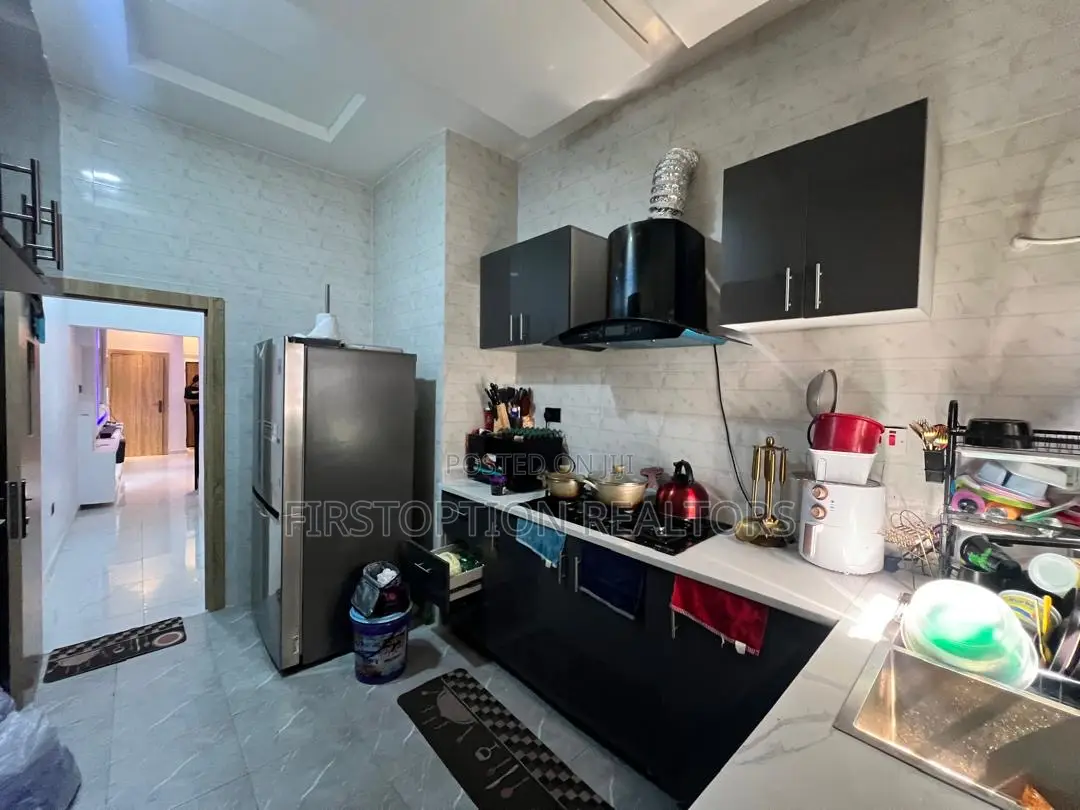 4bdrm Duplex in Sangotedo for sale in Sangotedo