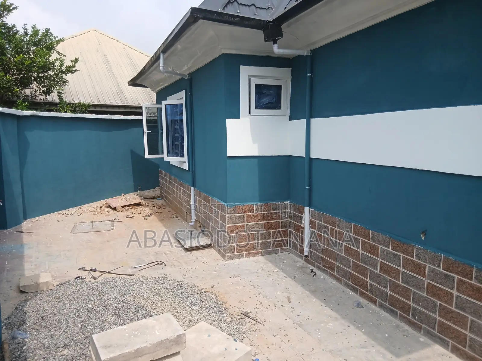 4bdrm Bungalow in Abak Road By Federal, Uyo for sale in Uyo