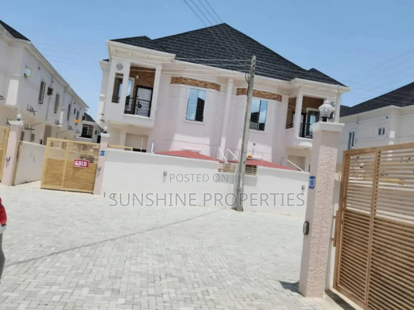 5bdrm Duplex in Lekki Expressway for sale in Lekki Expressway