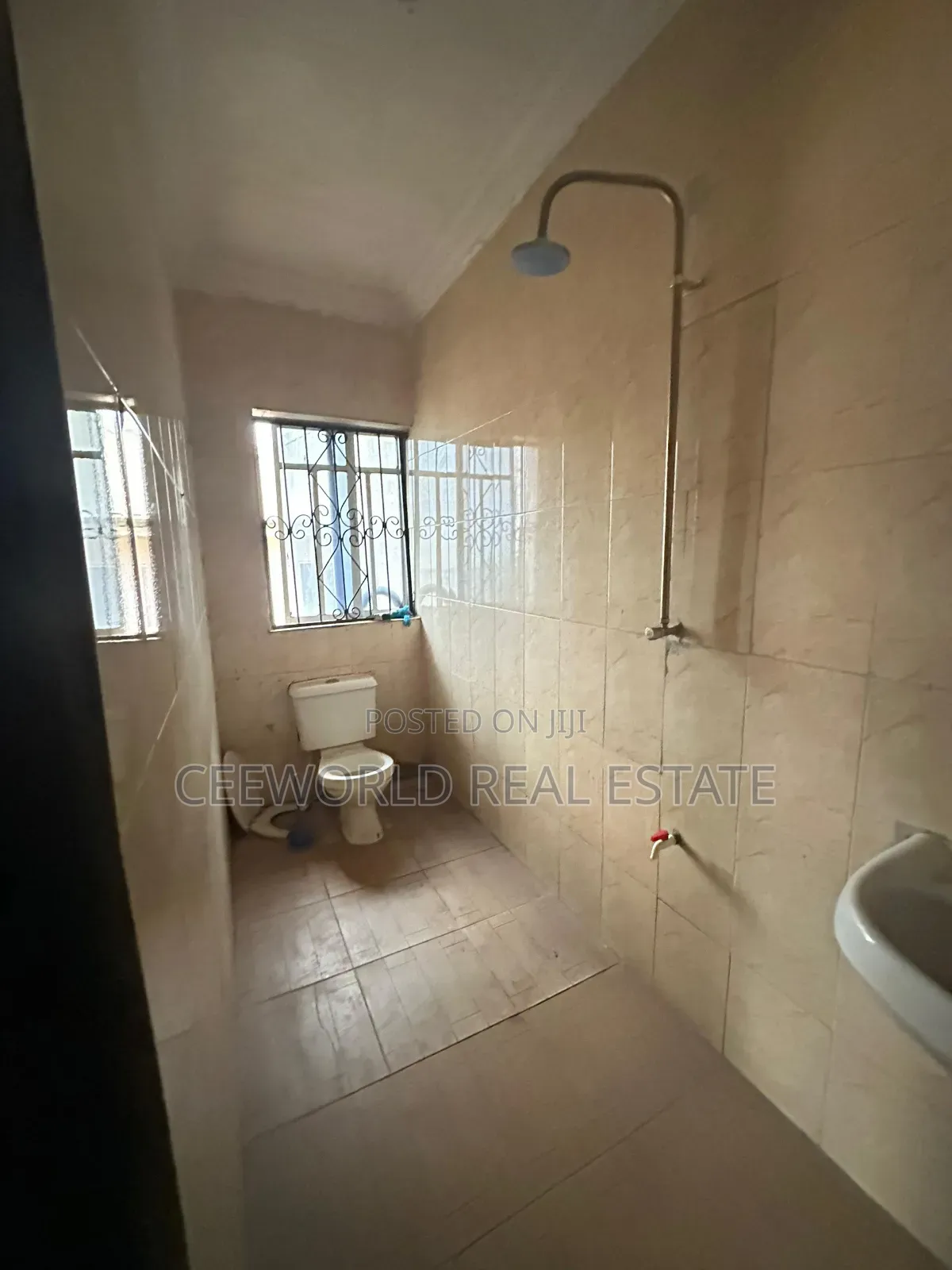3bdrm Bungalow in Olusoji Oluyole for rent in Oluyole Estate