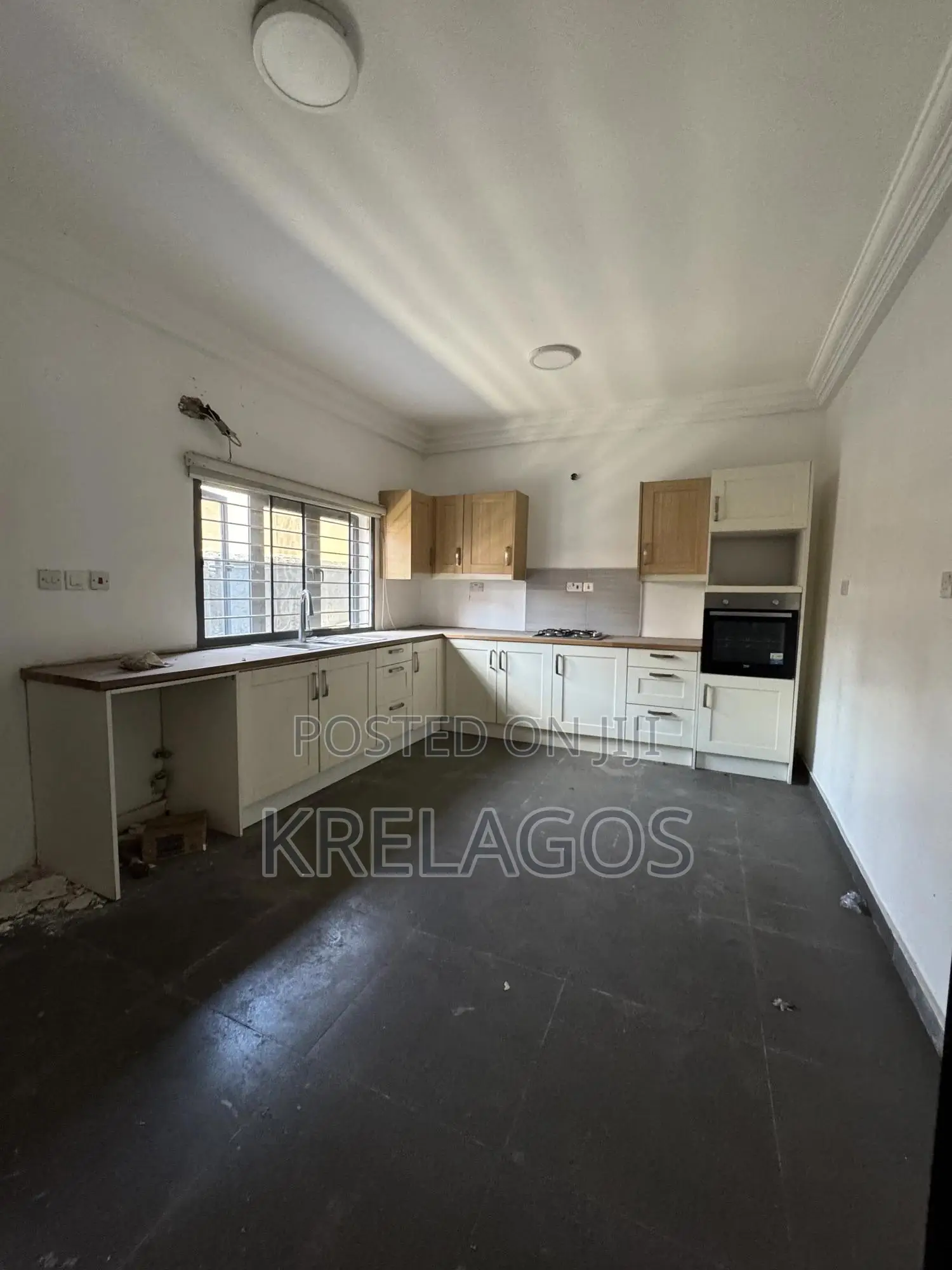 4bdrm Townhouse/Terrace in Ikate for sale in Ikate