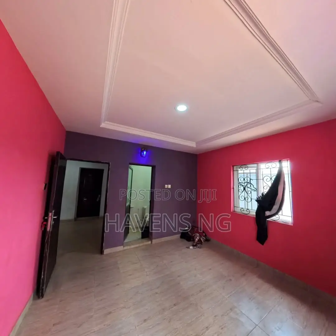5bdrm Bungalow in Abeokuta South for sale in Abeokuta South