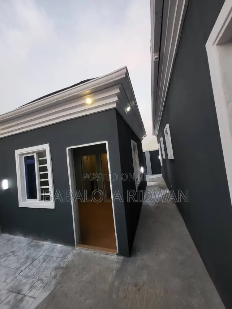 3bdrm Bungalow in Success Estate,, Akala Express for sale in Akala Express