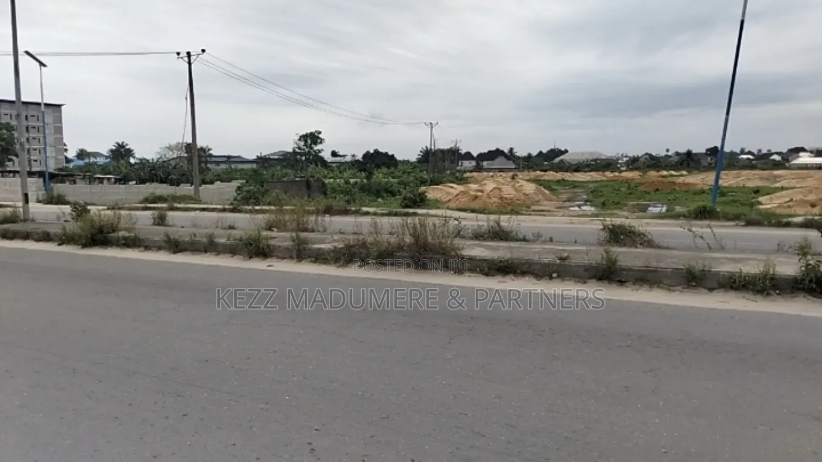 To Let / Lease : Fenced 26 1⁄2 Plots Major Eliozu Road , Ph in Obio-Akpor