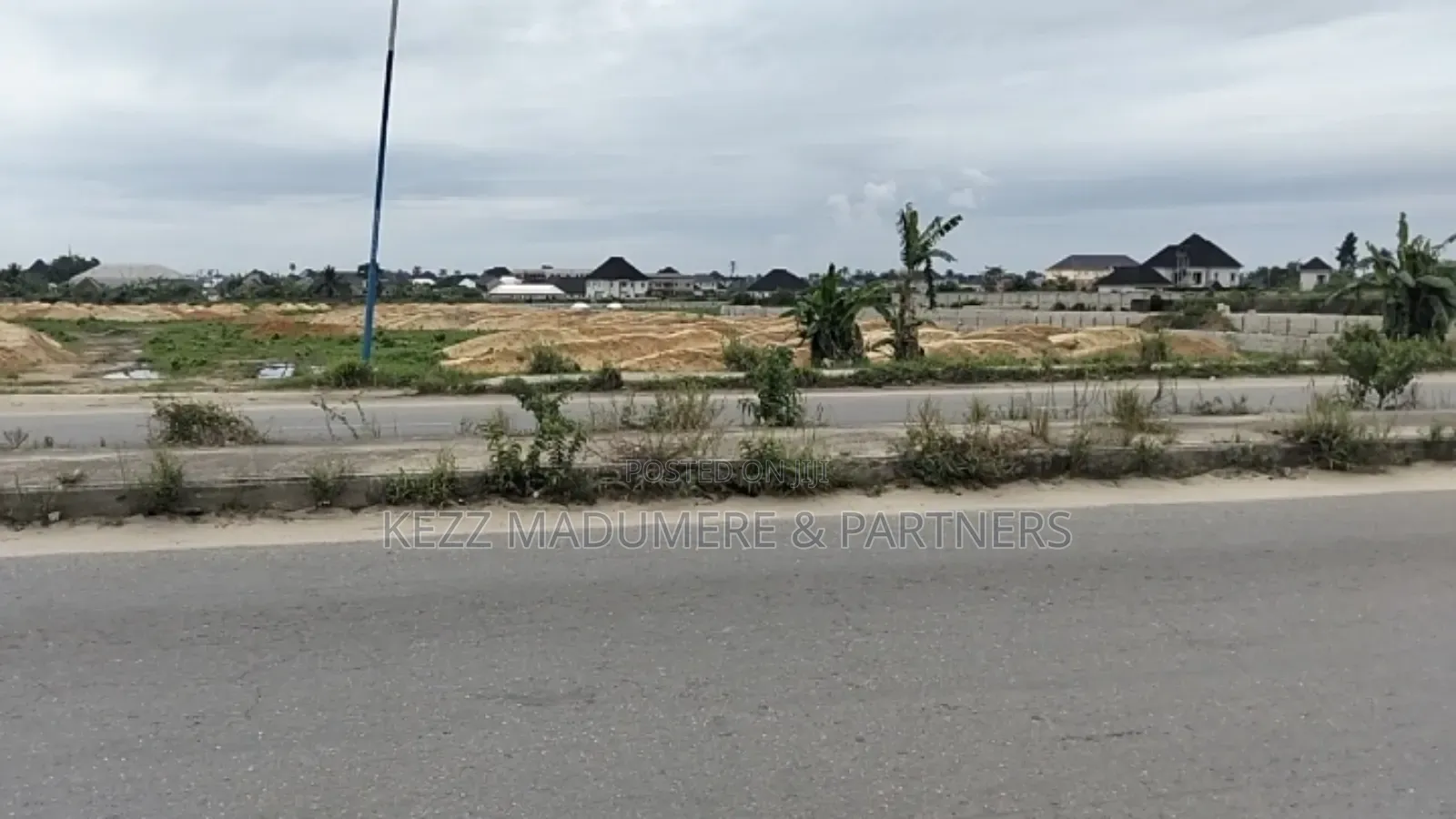To Let / Lease : Fenced 26 1⁄2 Plots Major Eliozu Road , Ph in Obio-Akpor