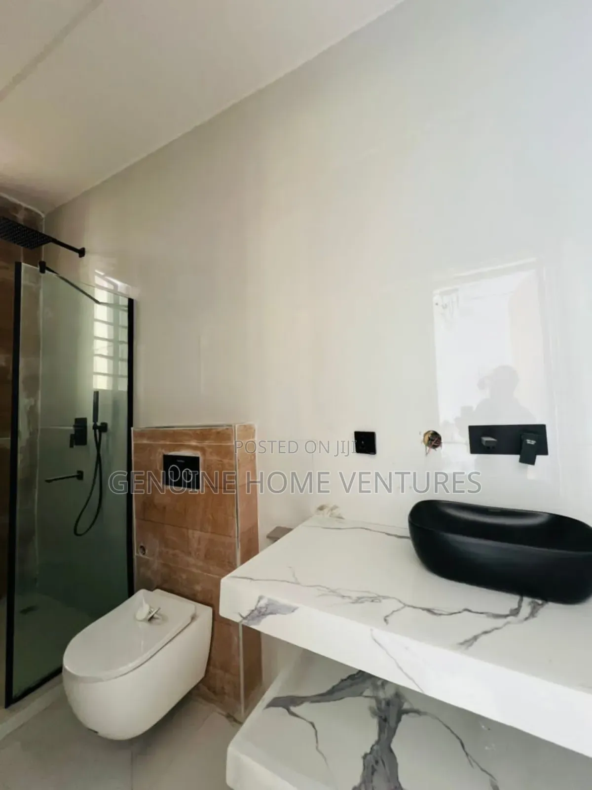 3bdrm Duplex in Ikota for sale in Ikota
