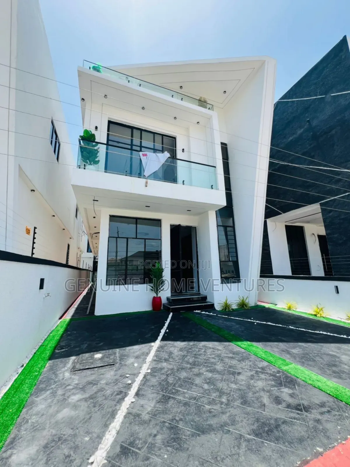 4bdrm Duplex in Ikota for sale in Ikota