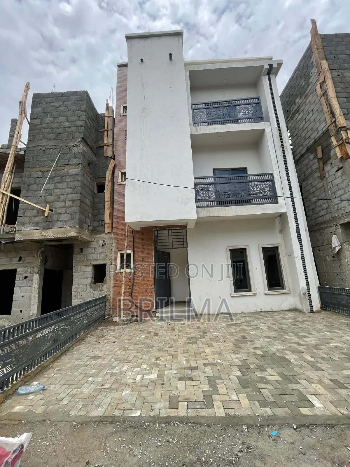 4bdrm Duplex in Dawaki for sale in Dawaki