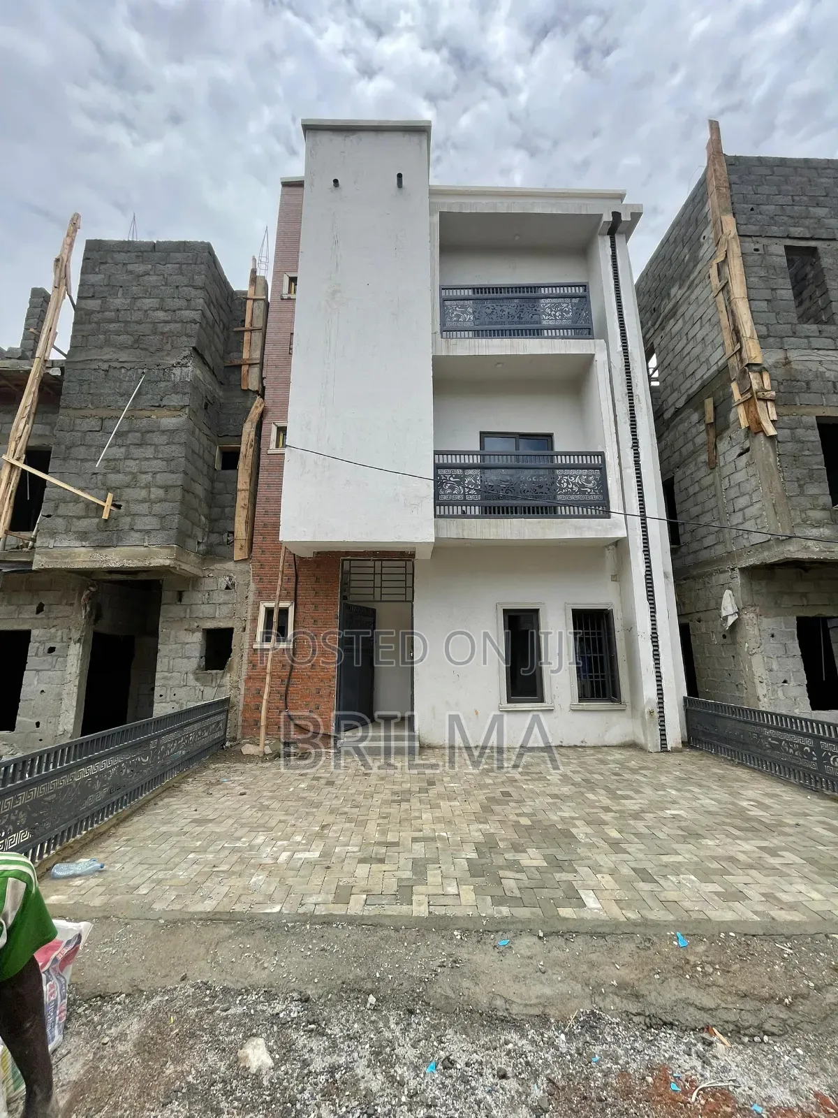 4bdrm Duplex in Dawaki for sale in Dawaki
