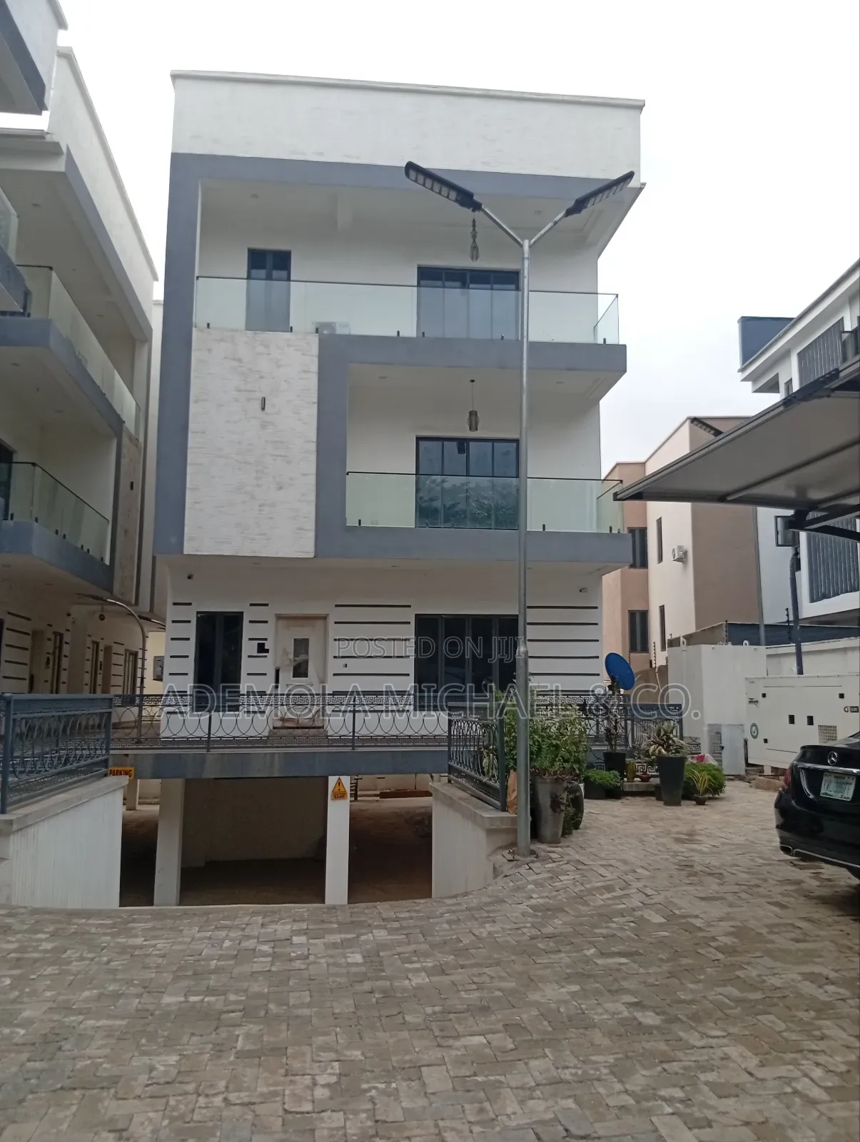 4bdrm Duplex in Utako District Abuja for sale in Utako