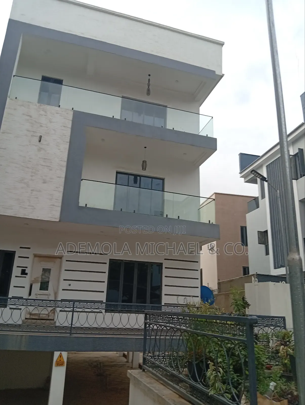 4bdrm Duplex in Utako District Abuja for sale in Utako