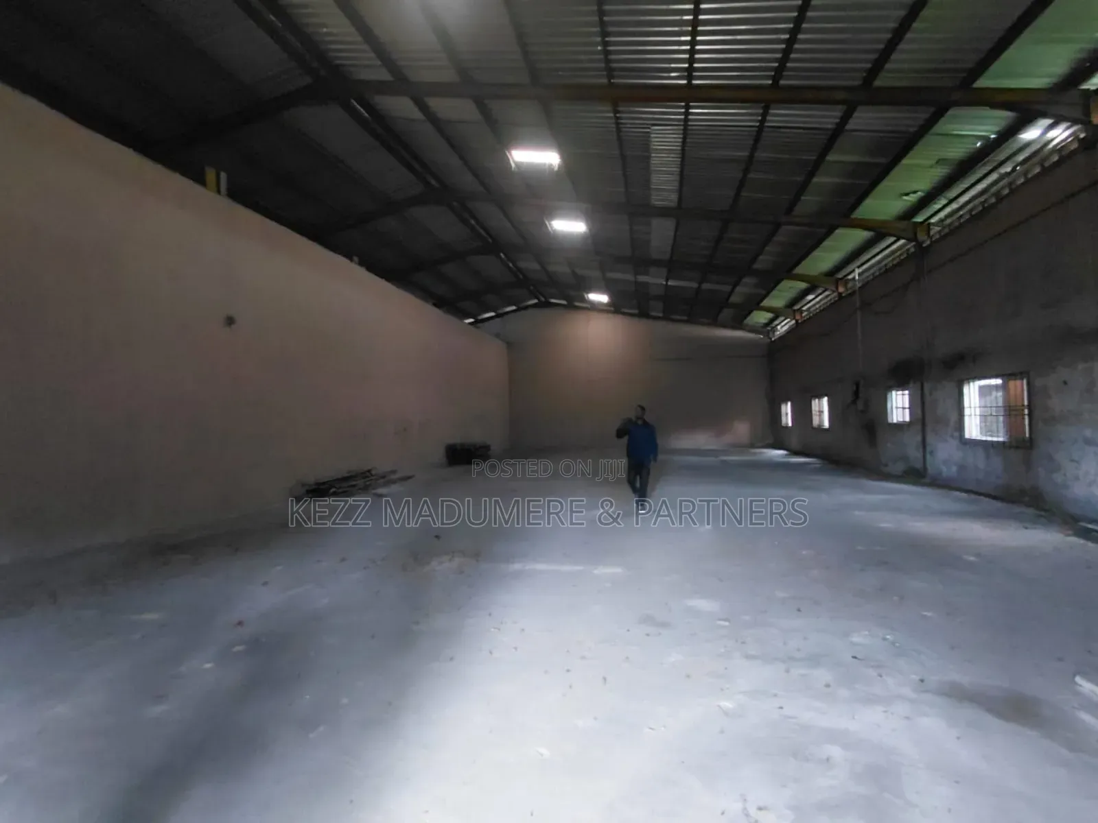 To Let /Lease : 500 SQMTRS Warehouse in Port Harcourt in Eliozu