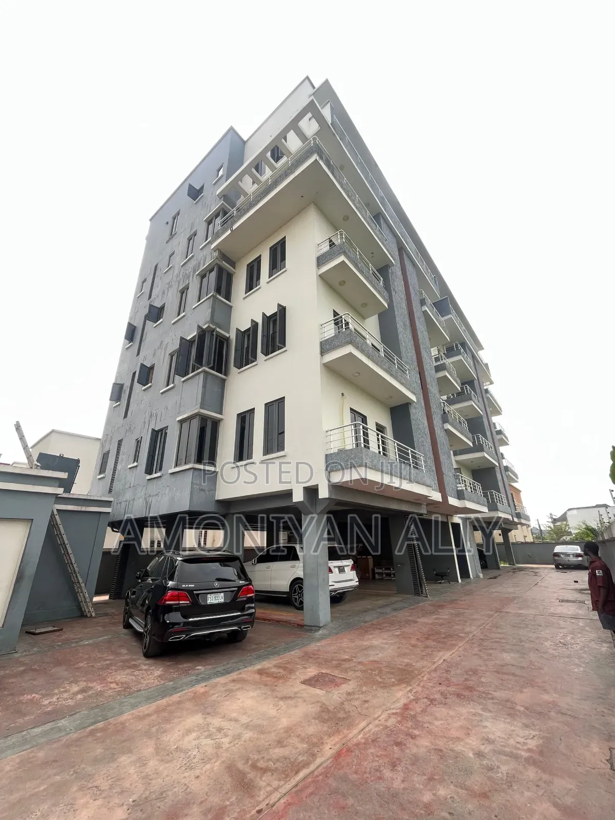 2bdrm Apartment in Oral Estate, Chevron for sale in Chevron