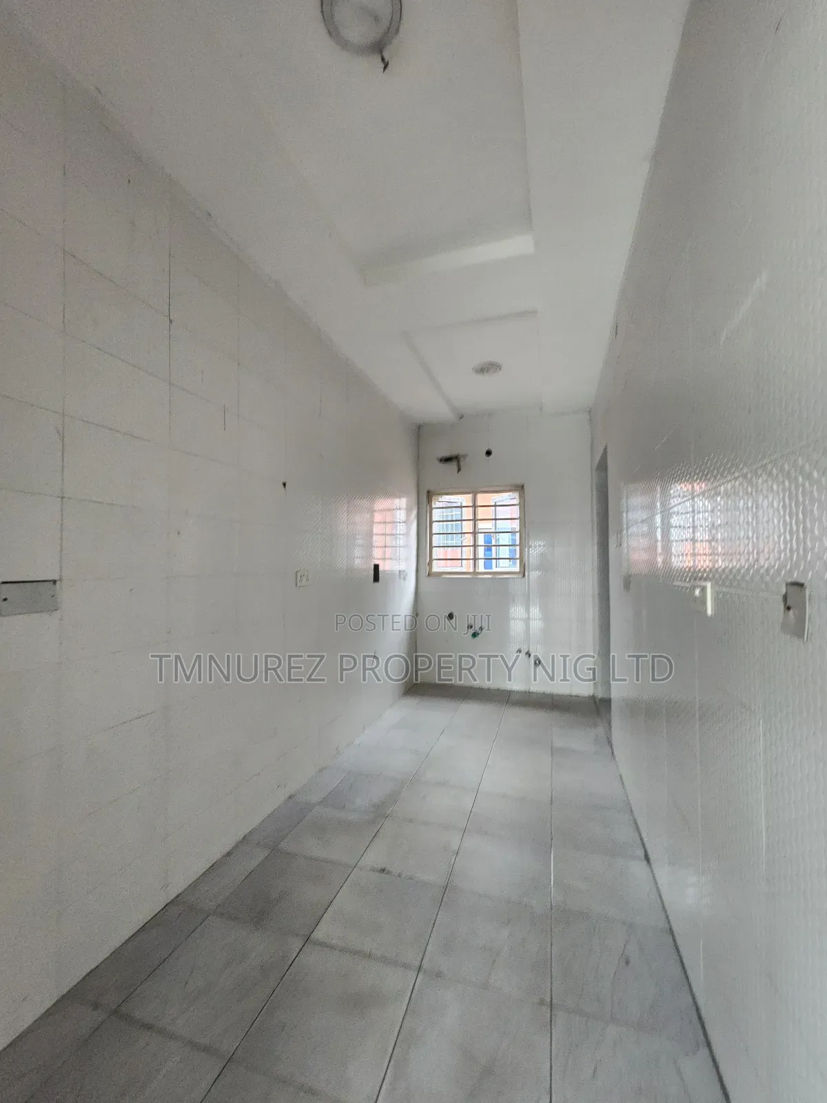 Shop and Office Space for Rent in a Very Busy Place in Chevron