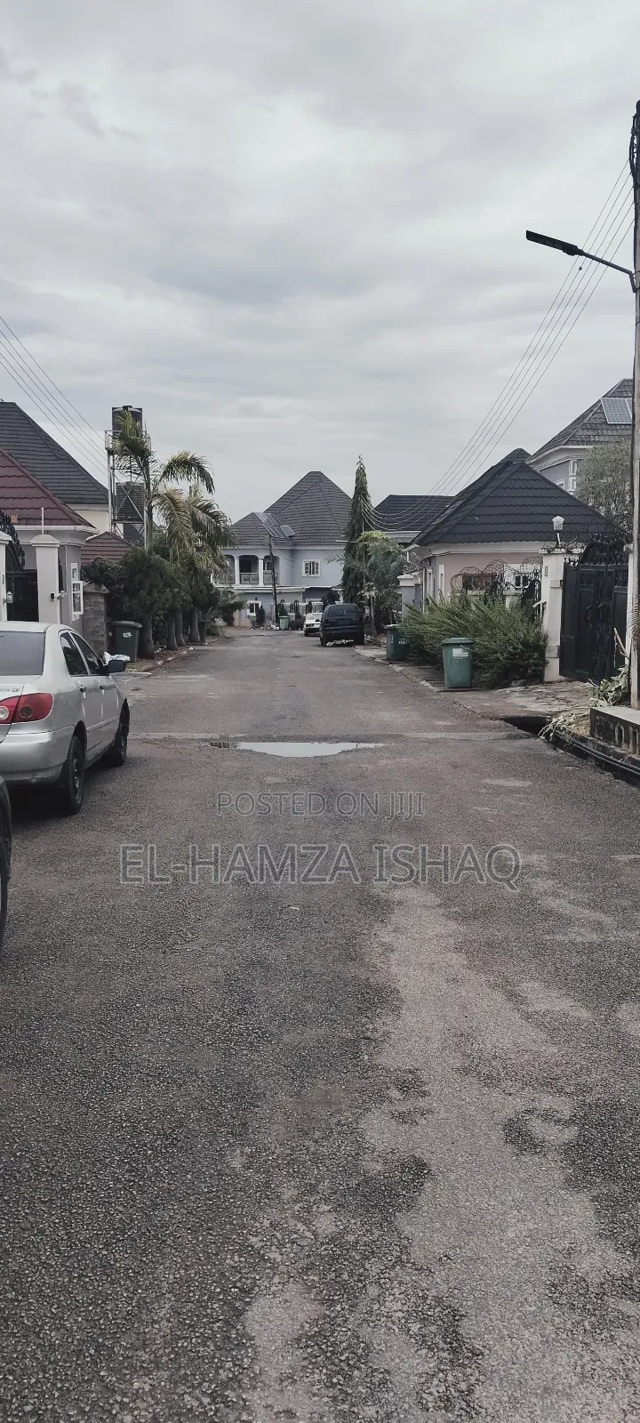 Furnished 4bdrm Duplex in Aldenco, Lugbe District for rent in Lugbe District