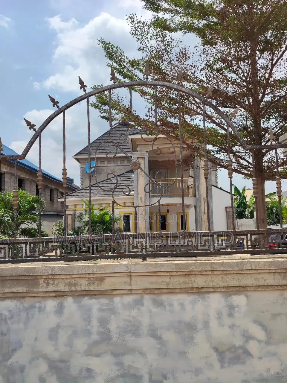 Furnished 4bdrm Duplex in Asolo-Agric for sale in Agric