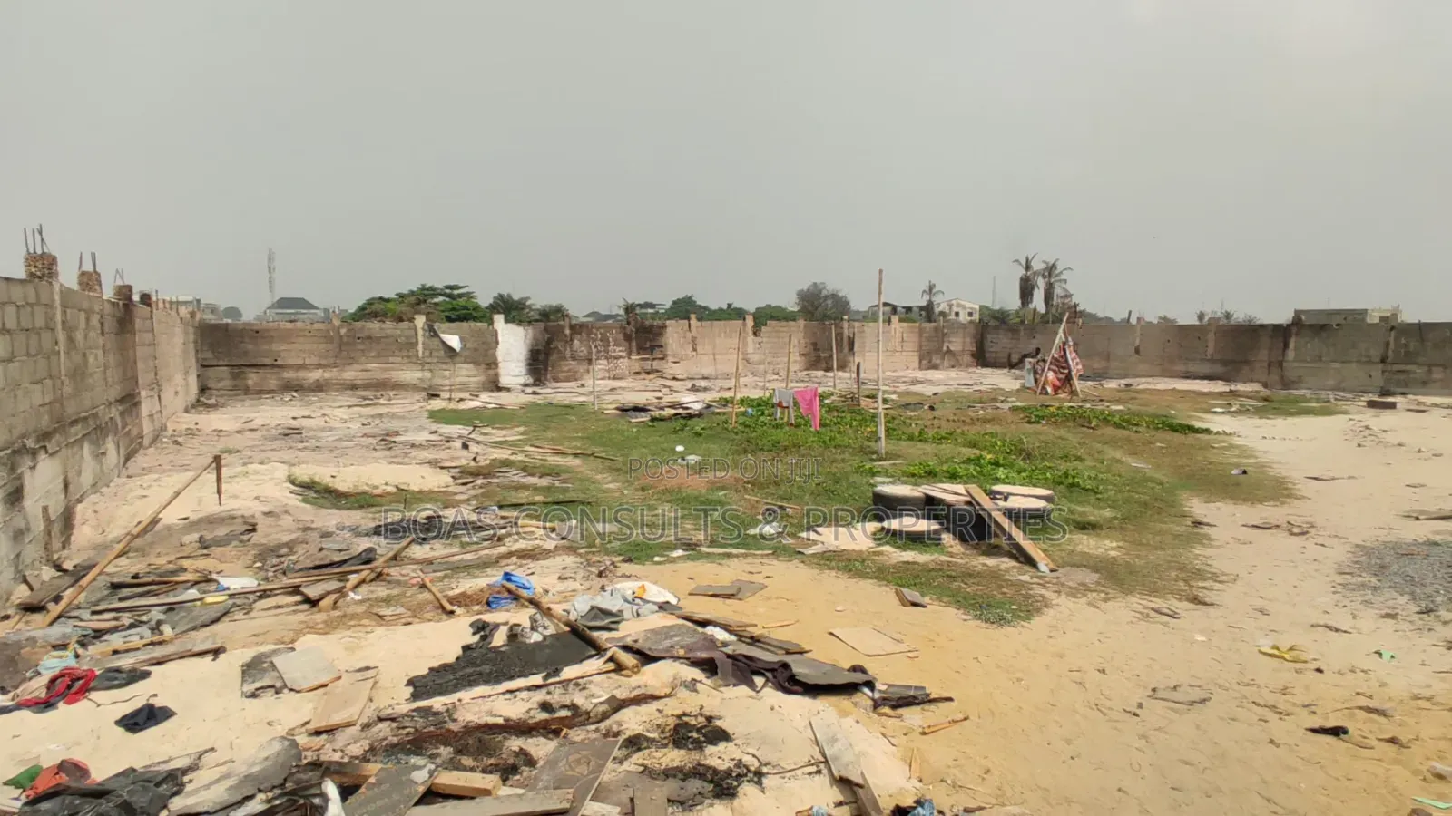 Ocean Front Land, in Ikate. Directly Facing the Atlantic Ocean in Ilaje / Lekki
