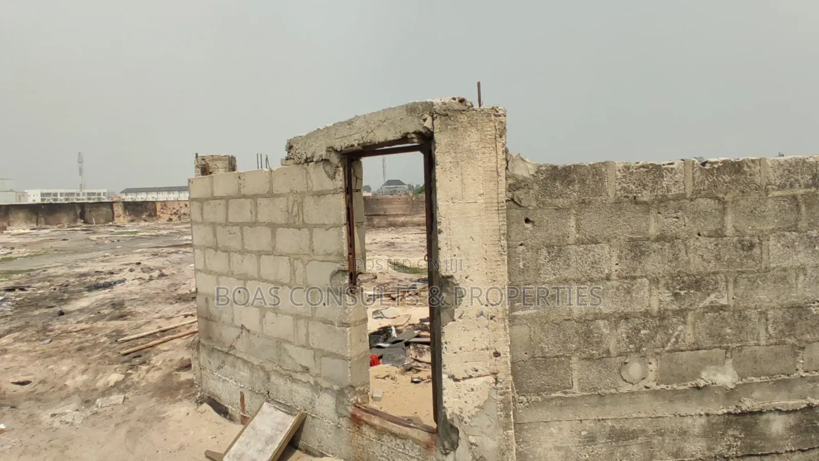 Ocean Front Land, in Ikate. Directly Facing the Atlantic Ocean in Ilaje / Lekki