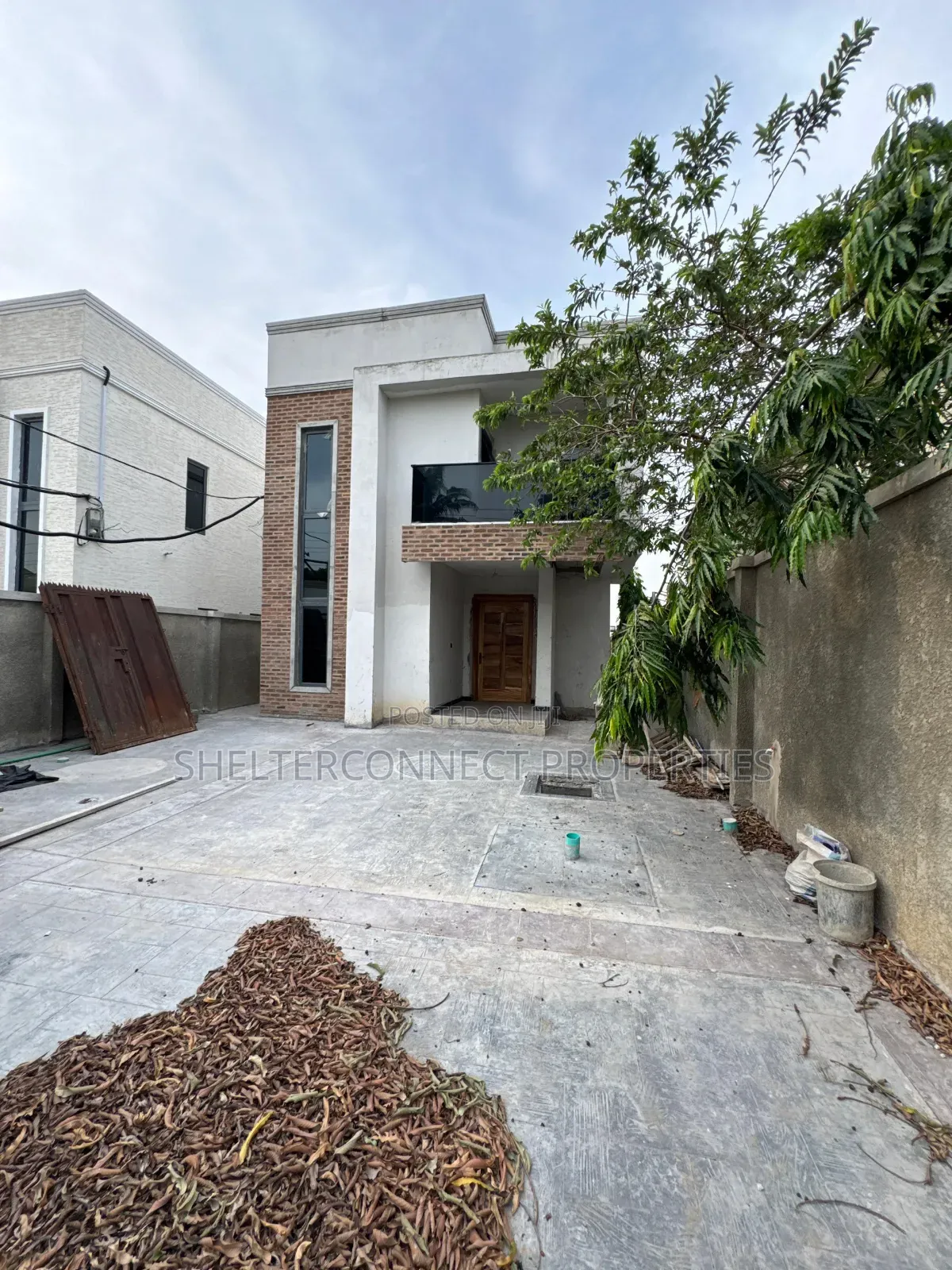 4bdrm Duplex in Oko-Oba for sale in Oko-Oba