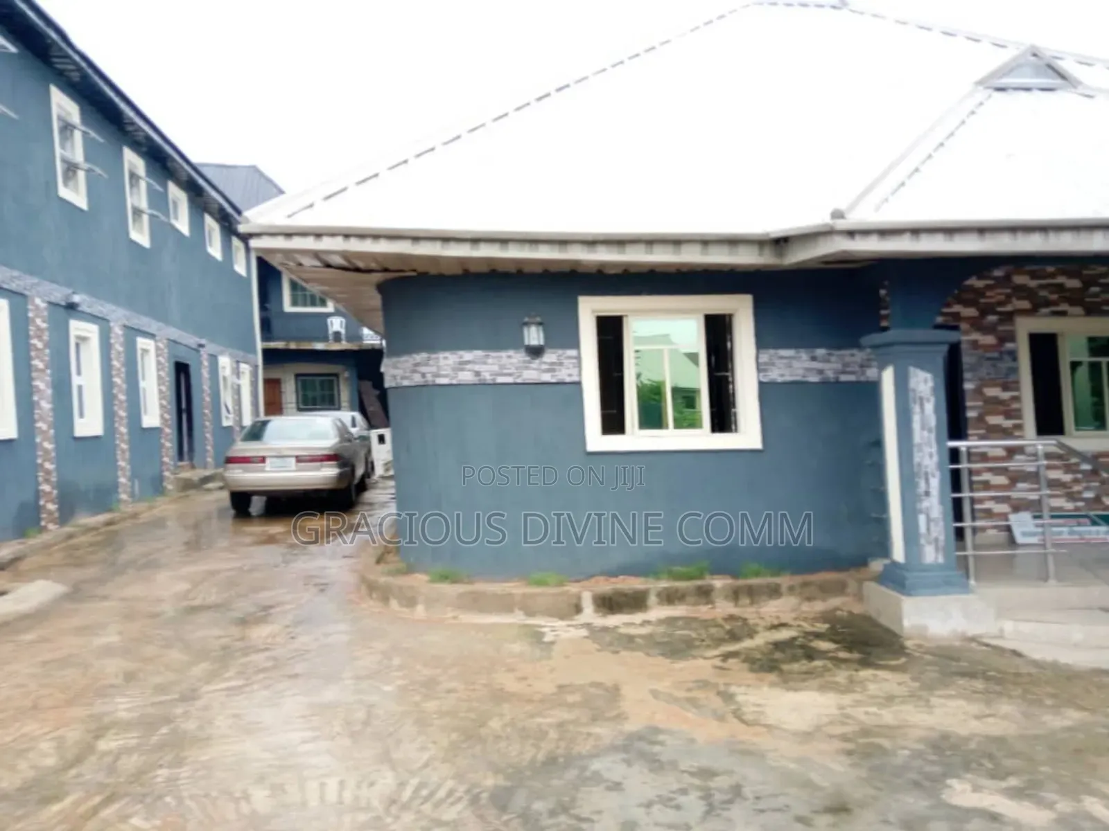 14bdrm Block of Flats in Benin City for sale in Benin City