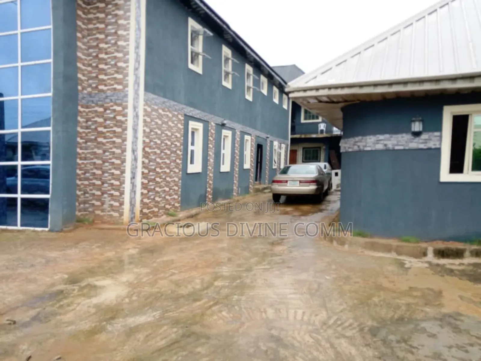 14bdrm Block of Flats in Benin City for sale in Benin City
