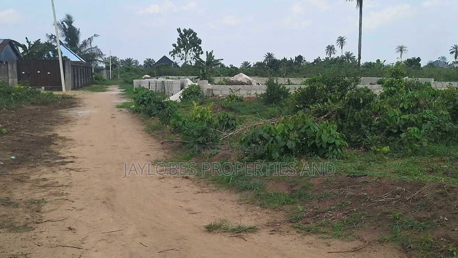 For Sale : 5 Plots at NDDC Road, Off Eneka-Igwuruta, Port Har in Obio-Akpor