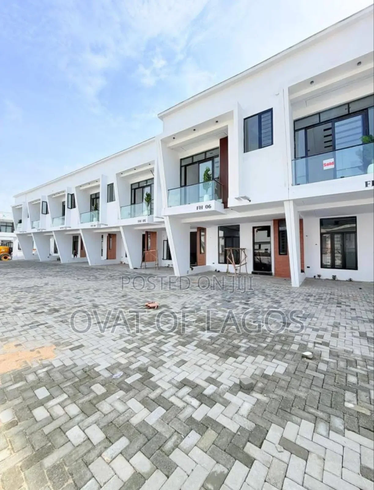 4bdrm Duplex in Ikota for sale in Ikota