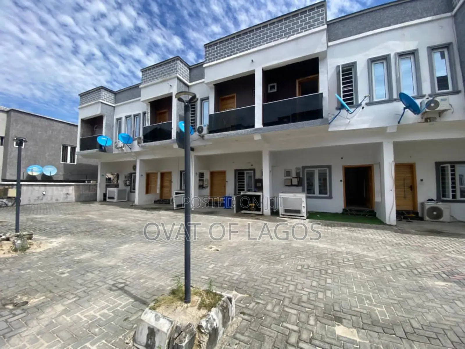 3bdrm Duplex in Ikota Villa for sale in Ikota