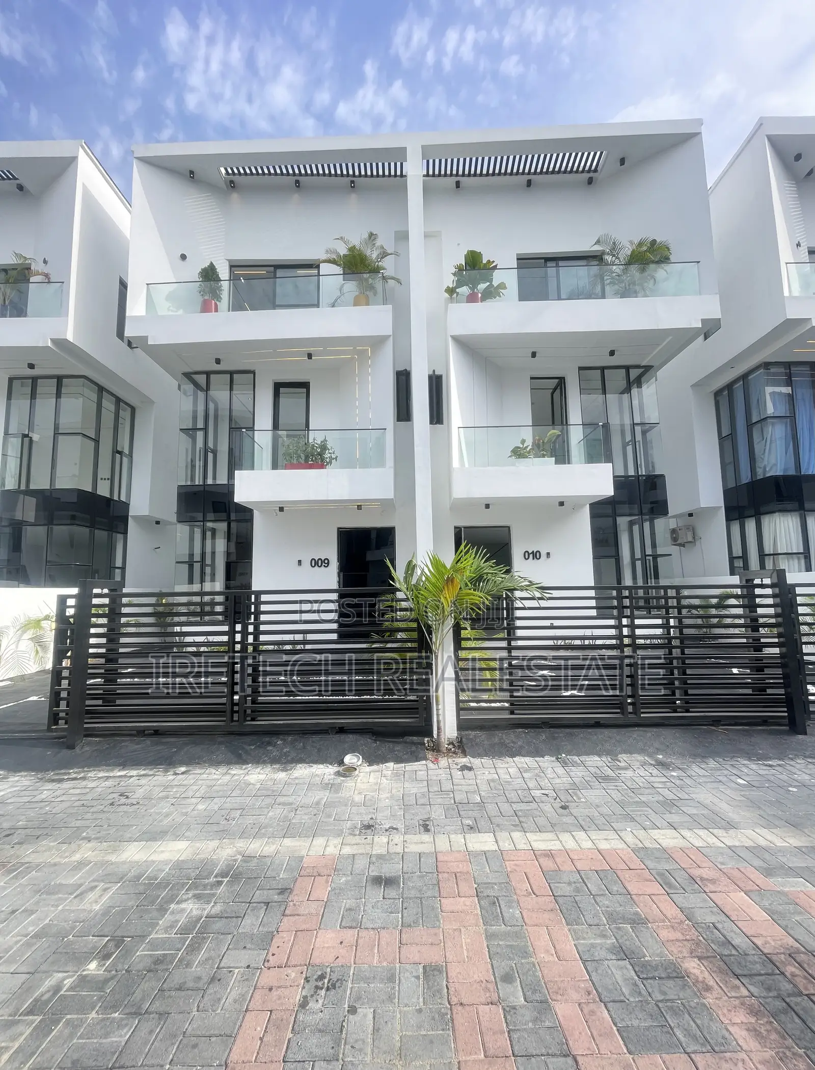 4bdrm Duplex in Orchid Road In A, Chevron for sale in Chevron