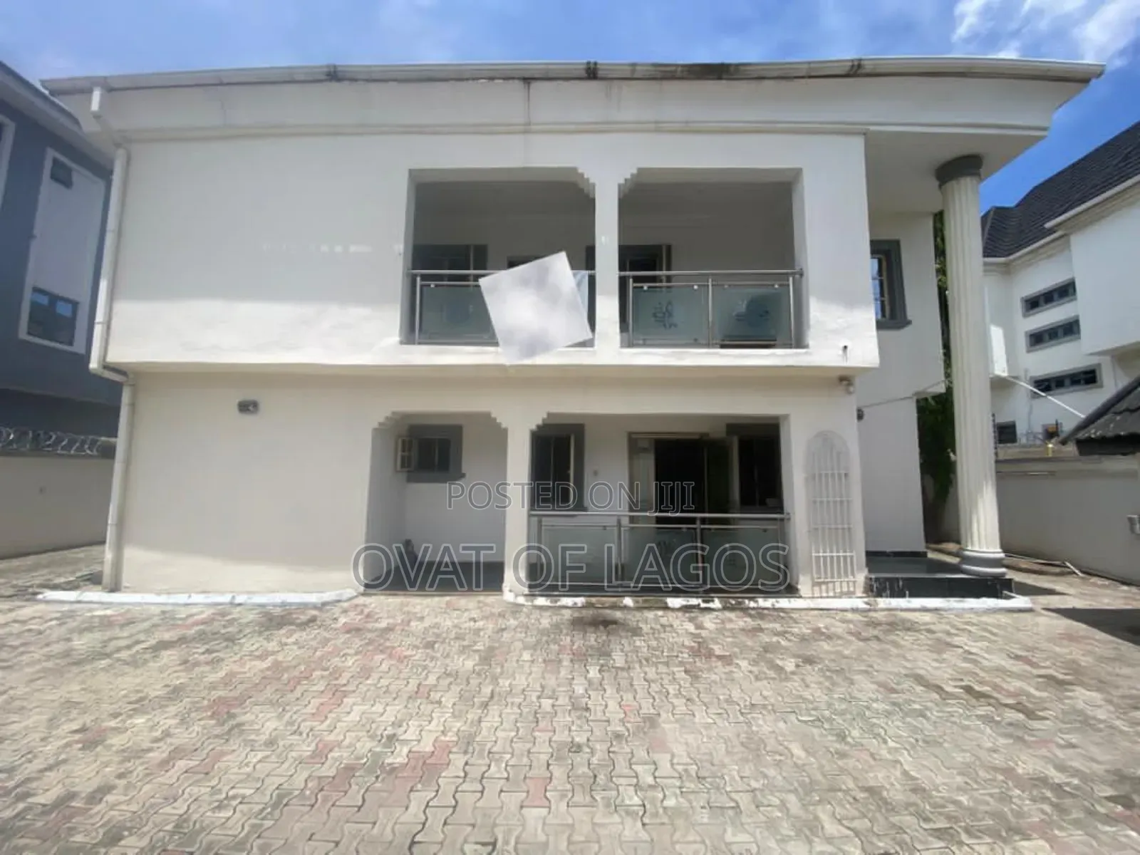 5bdrm Duplex in Chevron for sale in Chevron