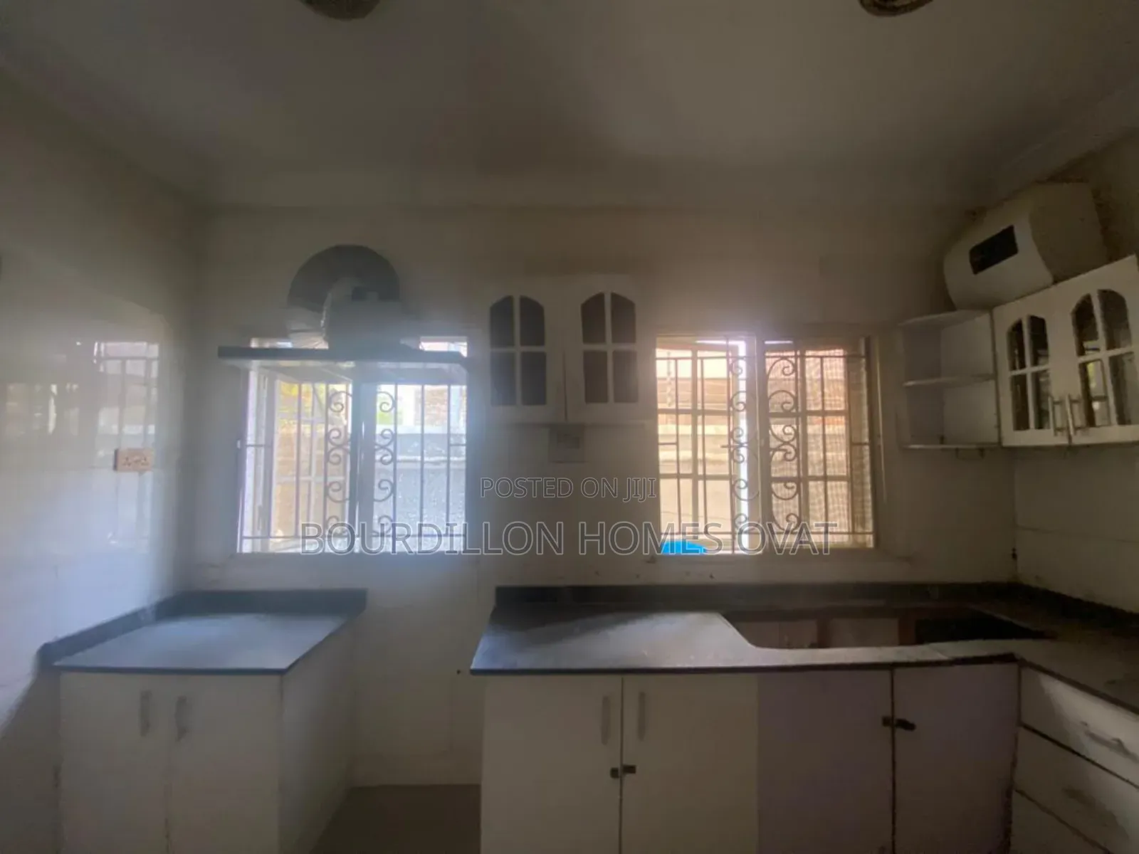 5bdrm Duplex in Chevron Lekki Lagos for sale in Chevron