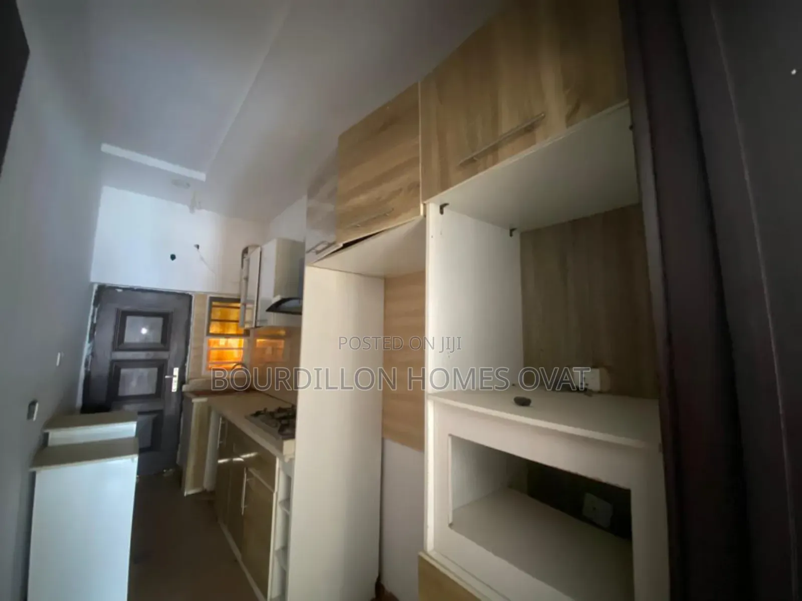 3bdrm Duplex in Ikota Villa Estate for sale in Ikota