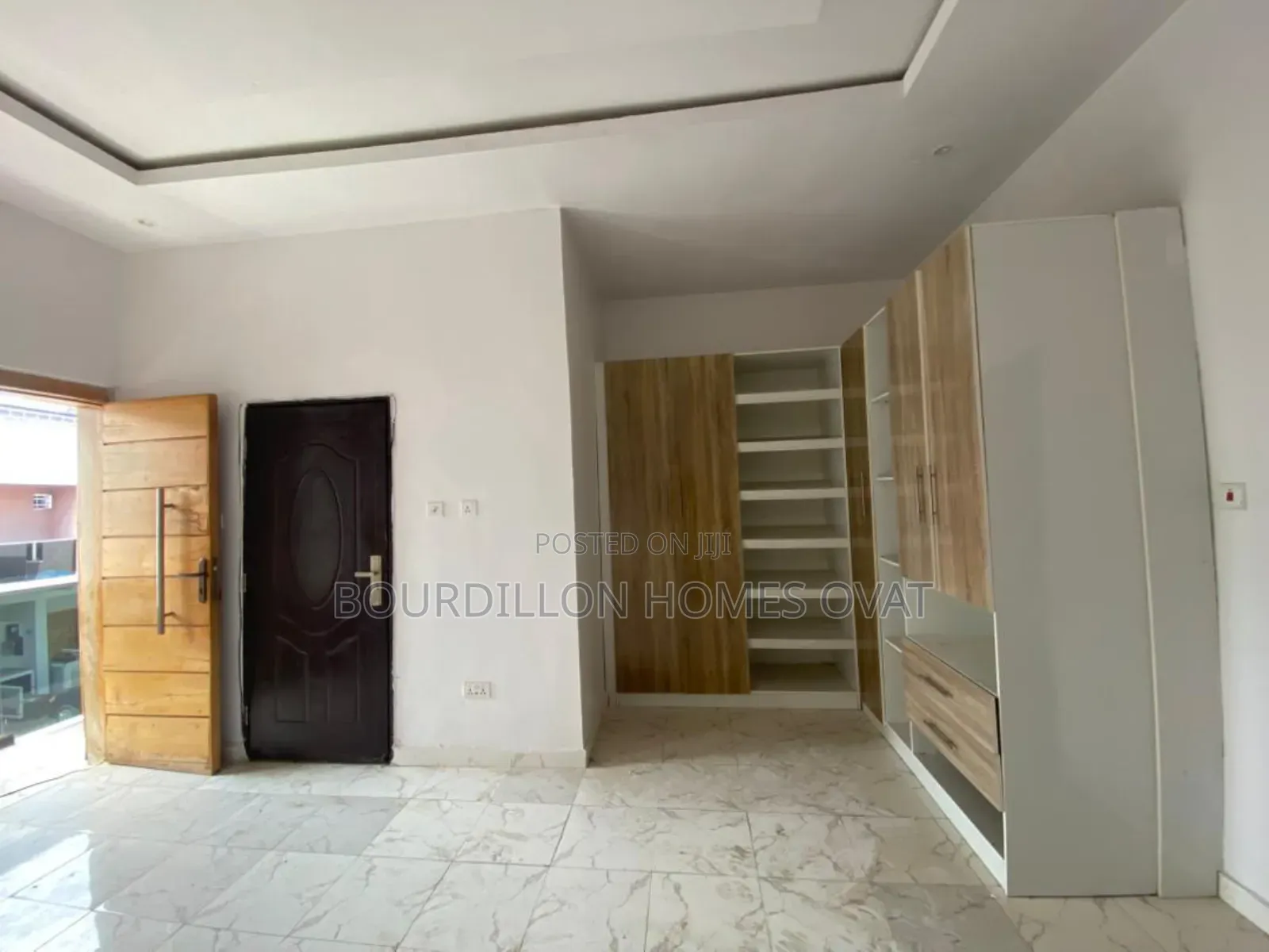 3bdrm Duplex in Ikota Villa Estate for sale in Ikota