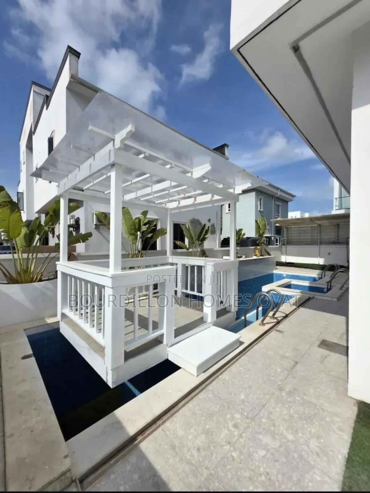5bdrm Duplex in Pinnock Beach for sale in Osapa london