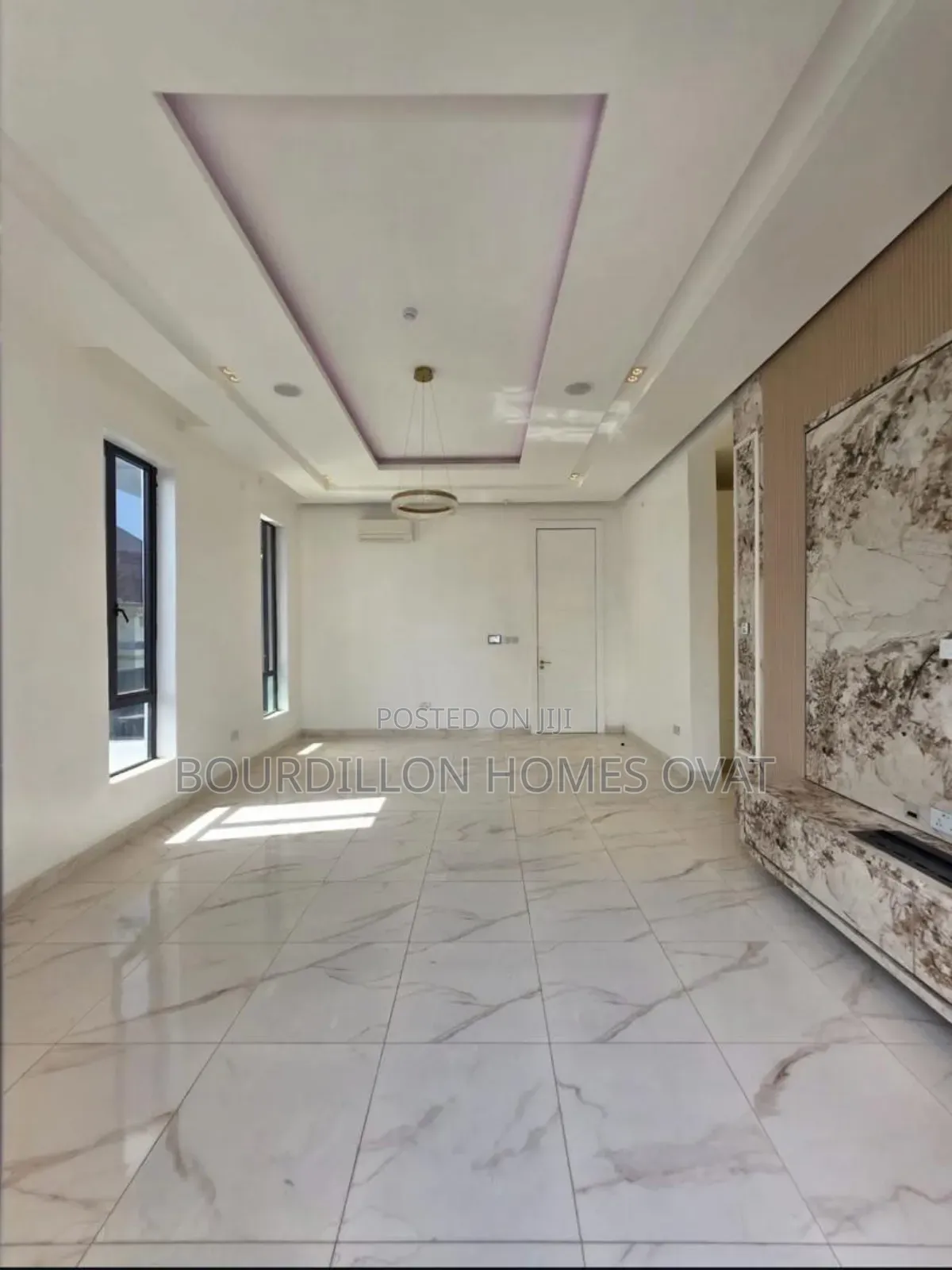 5bdrm Duplex in Pinnock Beach for sale in Osapa london