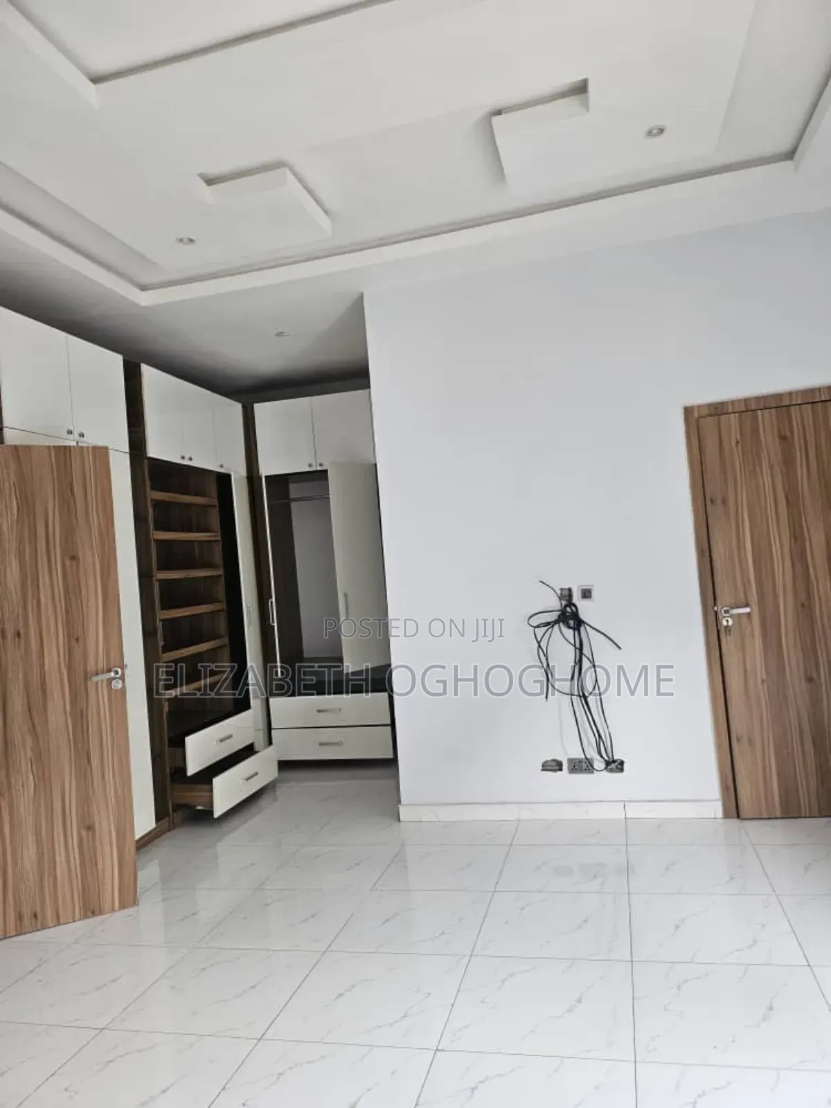 4bdrm Duplex in Ikota for rent in Ikota