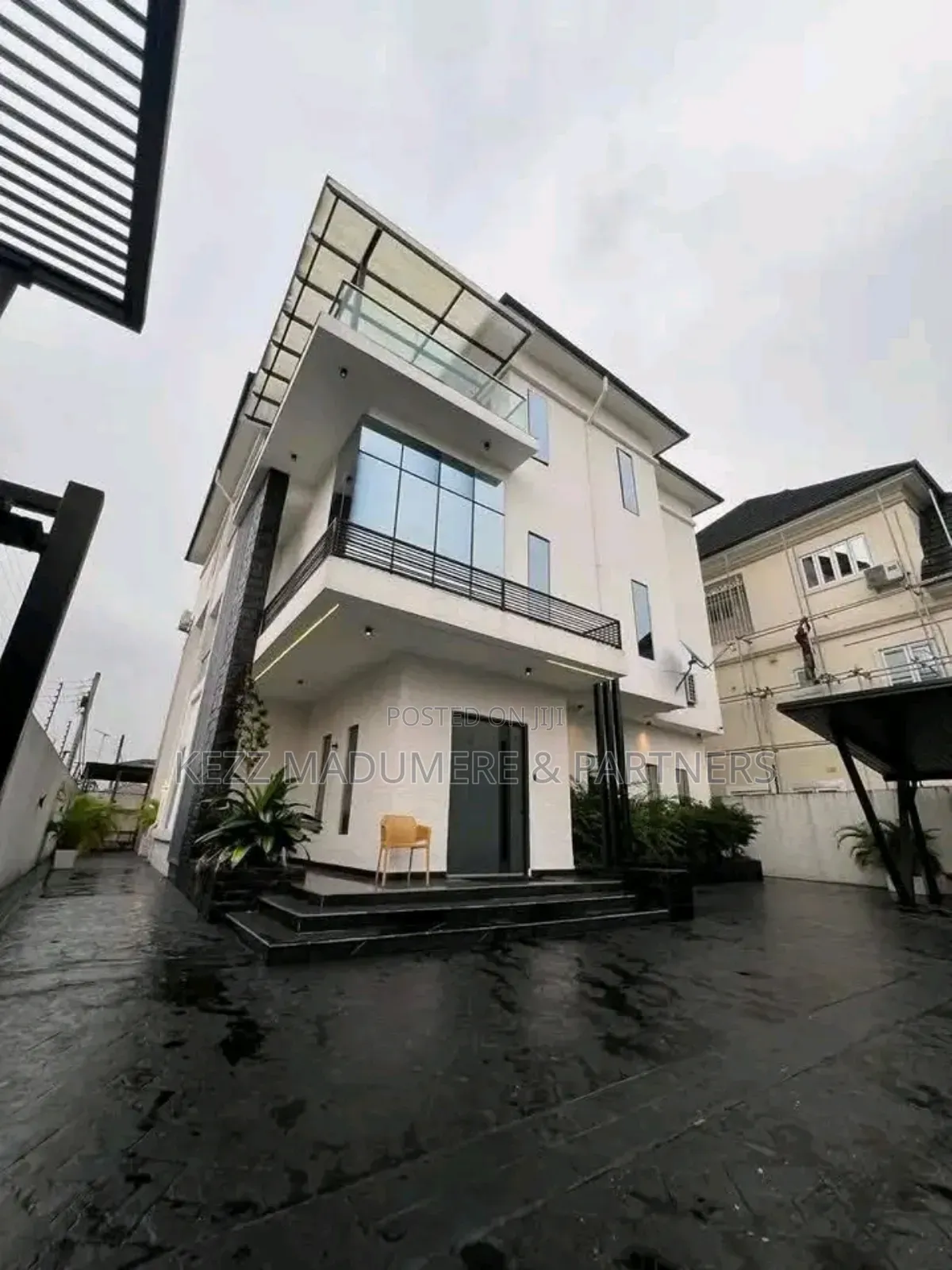 5bdrm Duplex in New Gra, Port for sale in GRA Phase 3 / Port-Harcourt